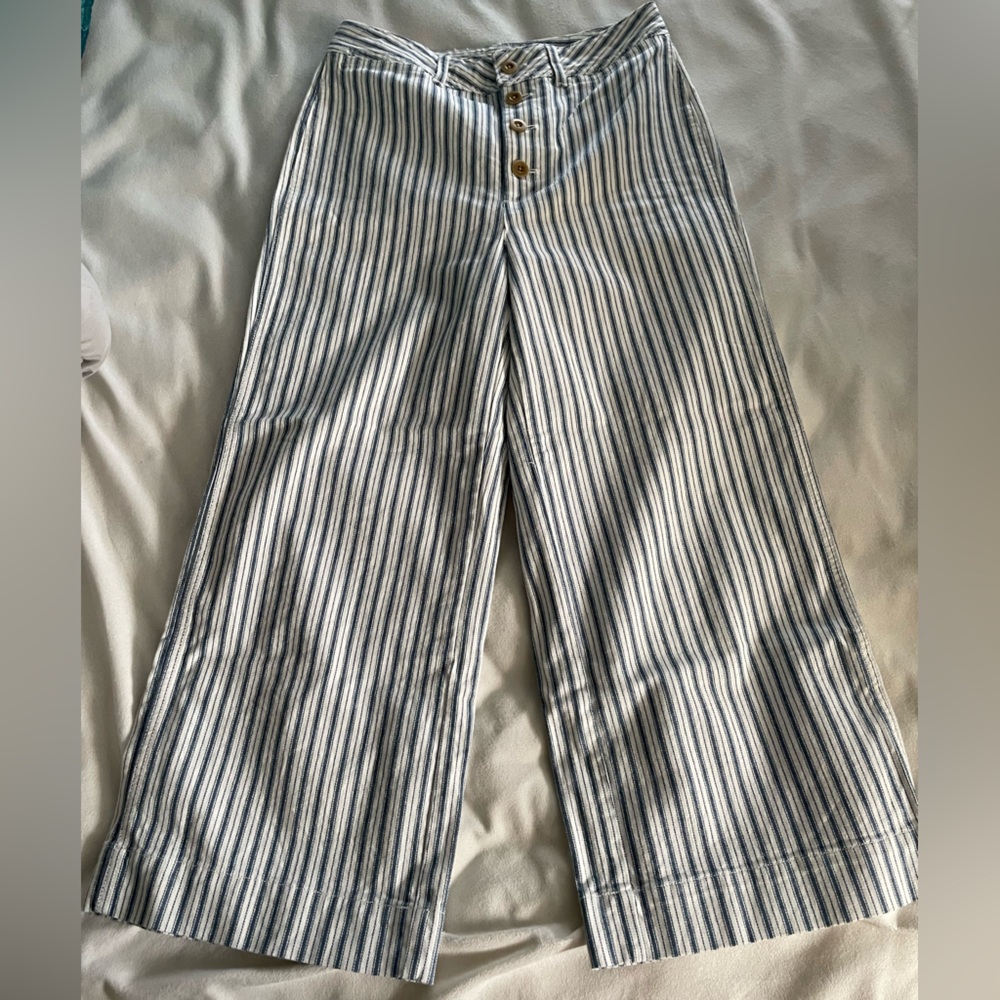 Madewell cropped wide-leg pants.